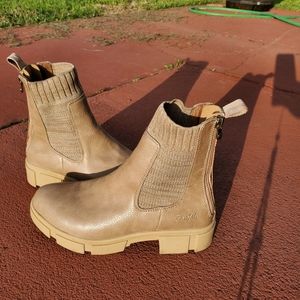 Blowfish  malibu ankle boots for women broncearse,sz 8.